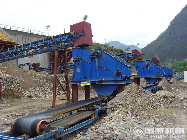 矿石震动筛机 矿石震动筛机